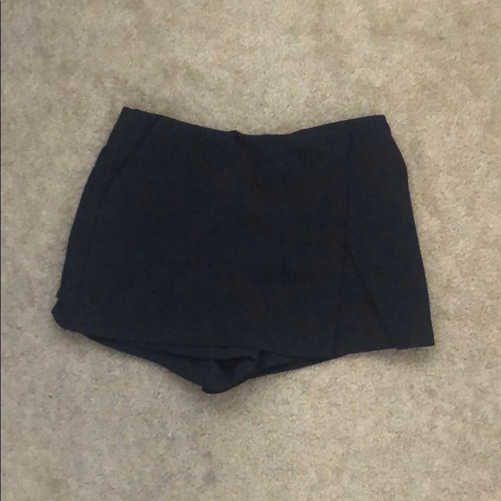 Black skort with slit